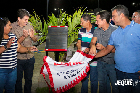 Prefeitura de Jequié inaugura Praça Idelípio Barros Gomes, a primeira do distrito de Monte Branco